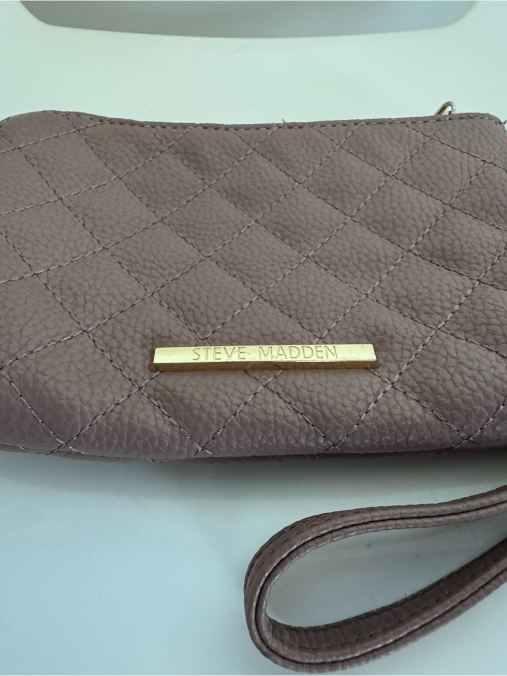 Steve Madden Quilted Wristlet Clutch Wallet Taupe Gold Zip Pouch Chic Bag Neutra - Picture 5 of 16